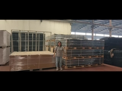 Compacte randbescherming met stapelbaar ontwerp