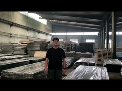 Hoge beveiliging hek biedt beveiligingsbescherming.