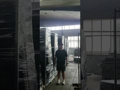 beveiligingshek met ijzeren pallet kleur zwart